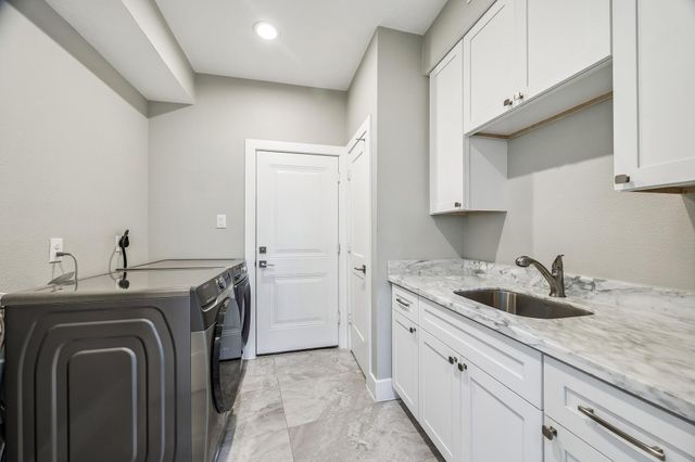 922 Crossroads Drive, Houston, TX 77079