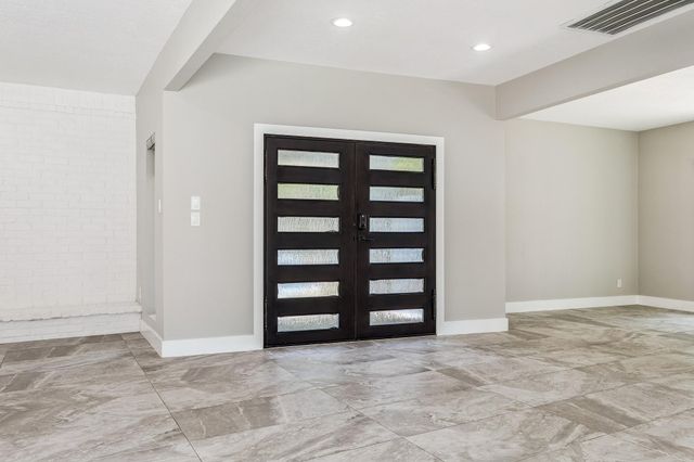 922 Crossroads Drive, Houston, TX 77079