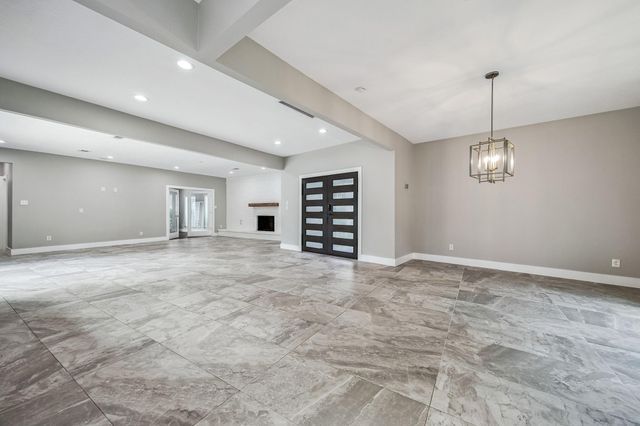 922 Crossroads Drive, Houston, TX 77079