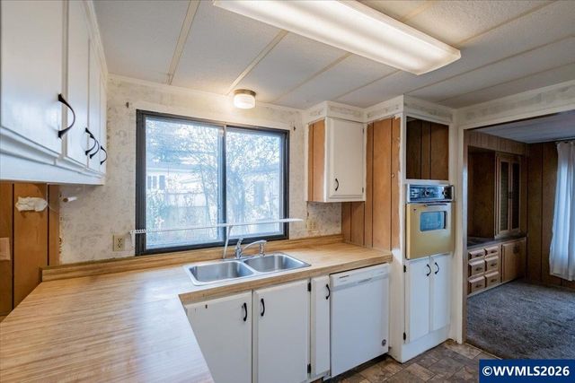 3182 Sandal Ct NE, Salem, OR 97305