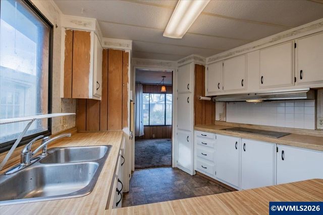 3182 Sandal Ct NE, Salem, OR 97305