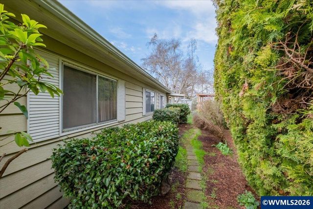 3182 Sandal Ct NE, Salem, OR 97305