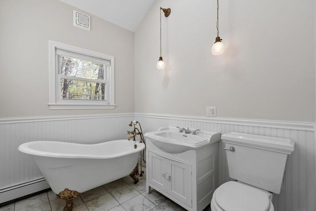 1 Hawthorne Circle, Andover, MA 01810