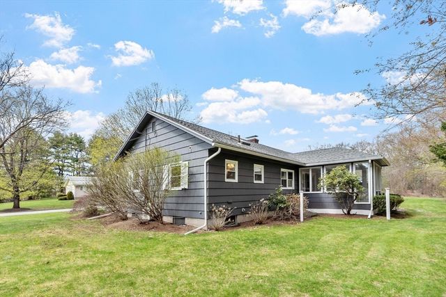 1 Hawthorne Circle, Andover, MA 01810