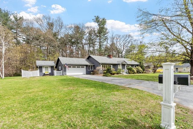 1 Hawthorne Circle, Andover, MA 01810