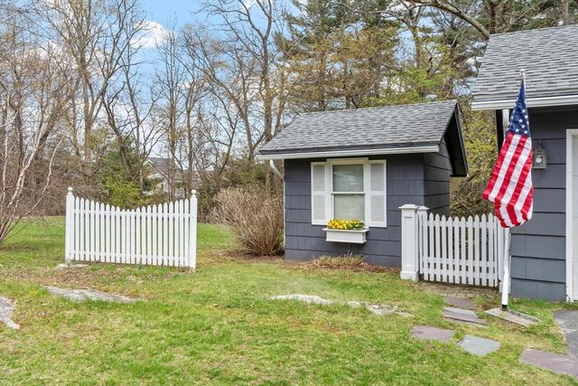 1 Hawthorne Circle, Andover, MA 01810
