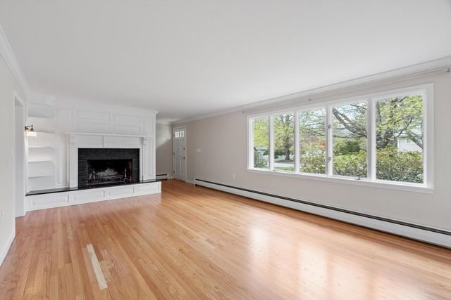 1 Hawthorne Circle, Andover, MA 01810