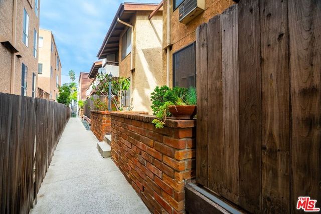 11743 Darlington Avenue 1, Los Angeles, CA 90049