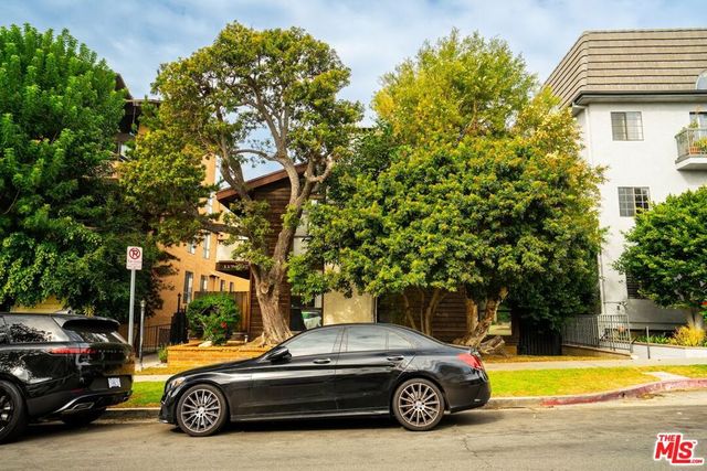 11743 Darlington Avenue 1, Los Angeles, CA 90049