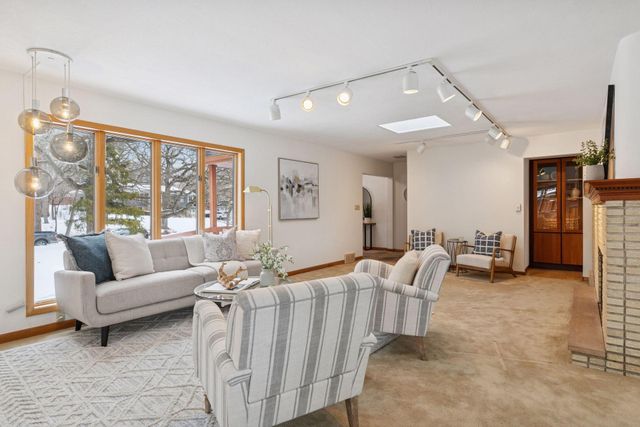 306 Floral Drive W, Shoreview, MN 55126