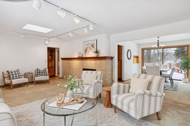 306 Floral Drive W, Shoreview, MN 55126