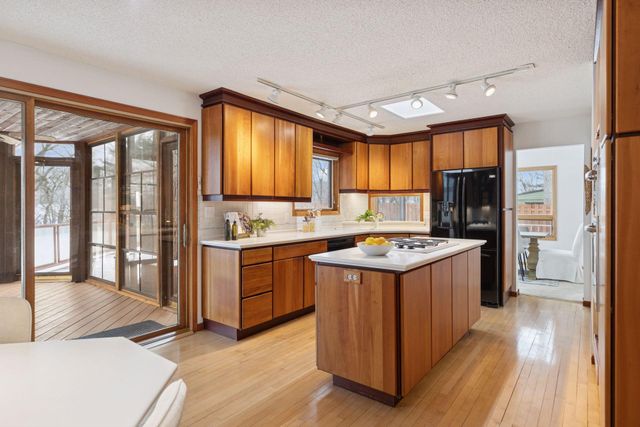 306 Floral Drive W, Shoreview, MN 55126