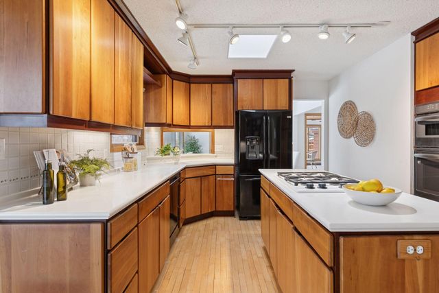 306 Floral Drive W, Shoreview, MN 55126