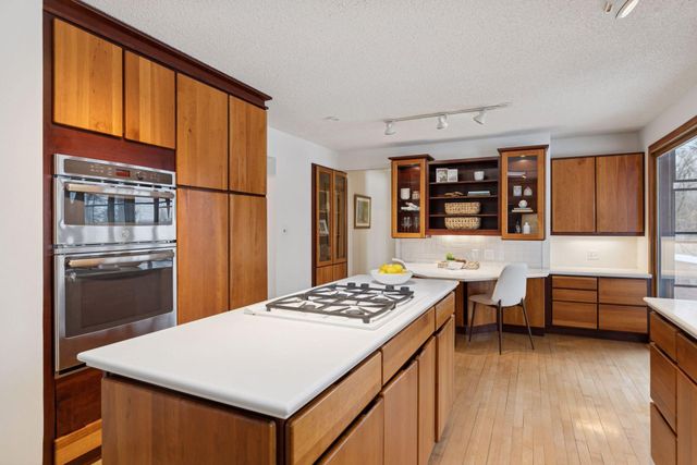 306 Floral Drive W, Shoreview, MN 55126