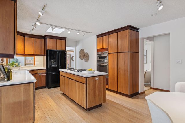 306 Floral Drive W, Shoreview, MN 55126