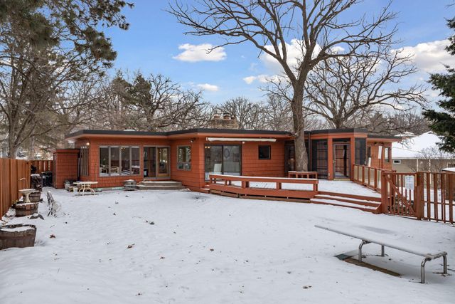 306 Floral Drive W, Shoreview, MN 55126