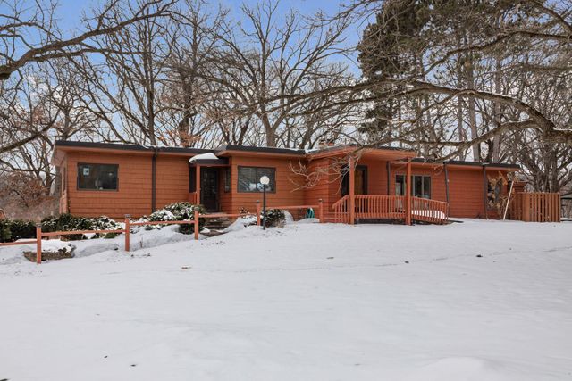 306 Floral Drive W, Shoreview, MN 55126