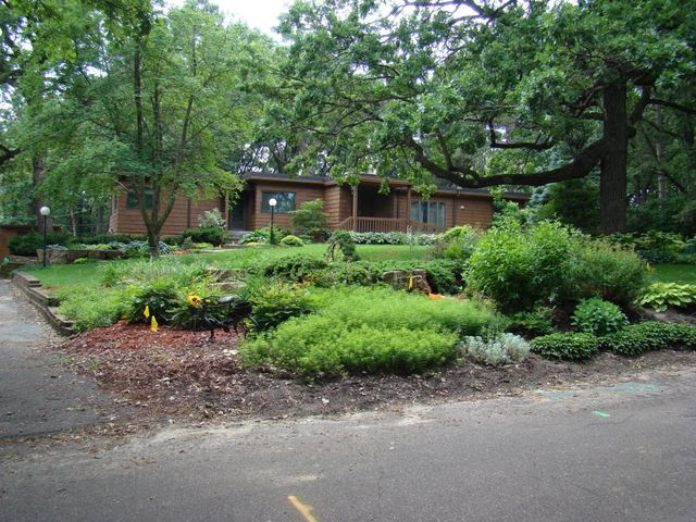 306 Floral Drive W, Shoreview, MN 55126