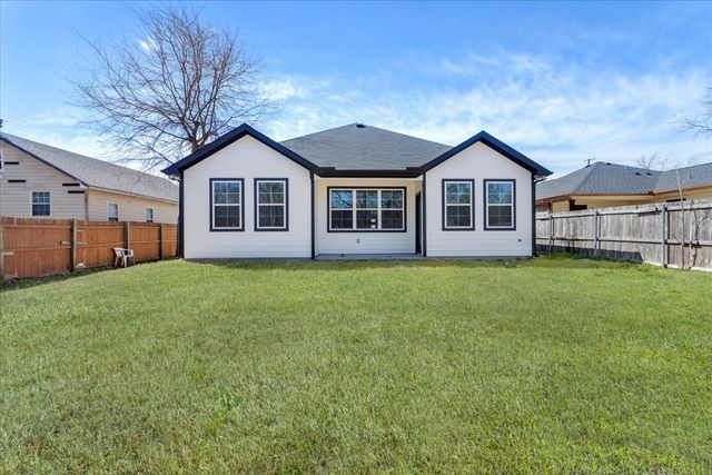 1323 S Montgomery Street, Sherman, TX 75090