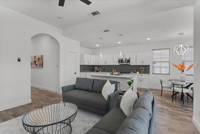 1323 S Montgomery Street, Sherman, TX 75090