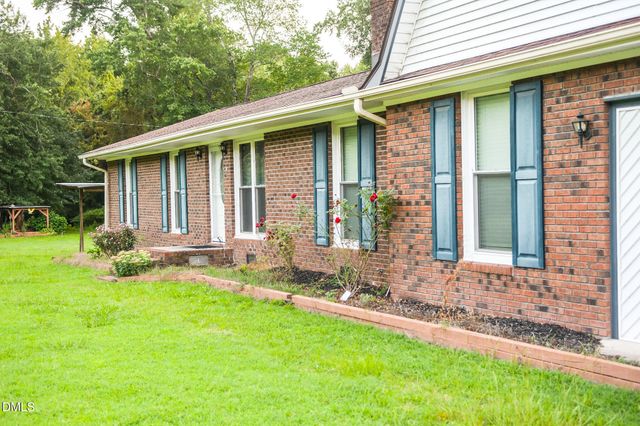 152 N C 39 Loop Road, Henderson, NC 27537