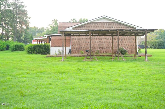 152 N C 39 Loop Road, Henderson, NC 27537