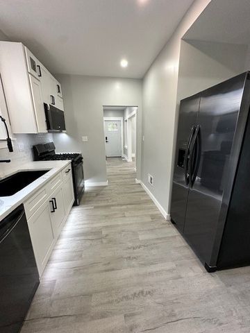 1504 Middle Rd, Shaler, PA 15116