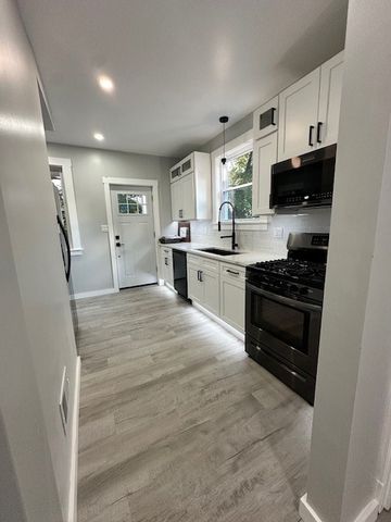 1504 Middle Rd, Shaler, PA 15116