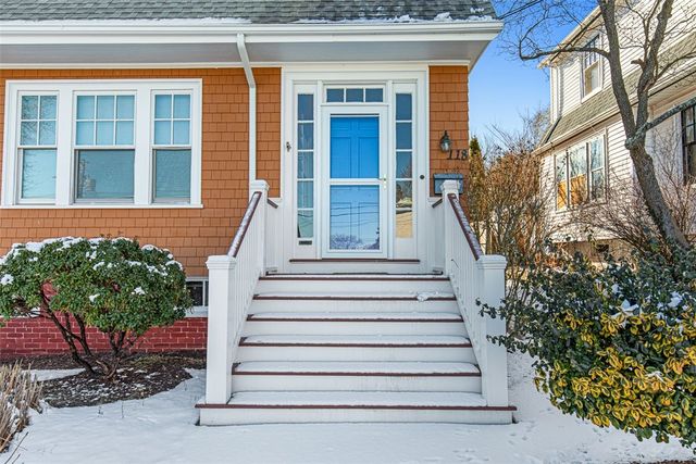 118 Ocean Avenue, Cranston, RI 02905