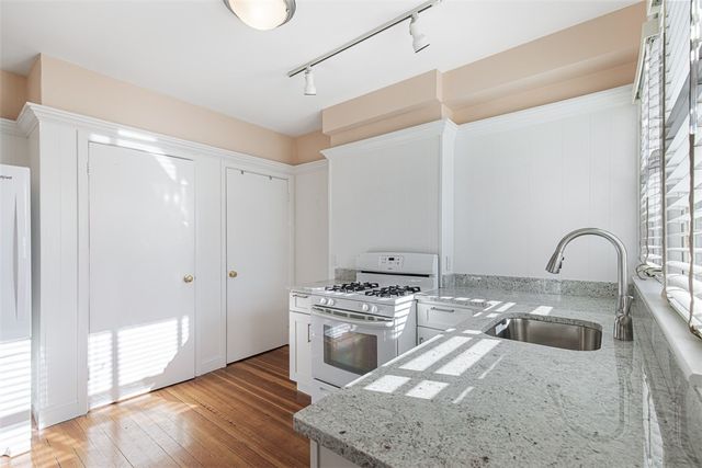 118 Ocean Avenue, Cranston, RI 02905