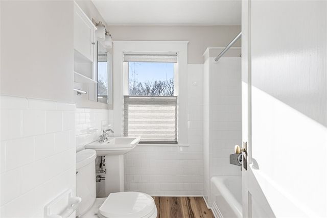 118 Ocean Avenue, Cranston, RI 02905