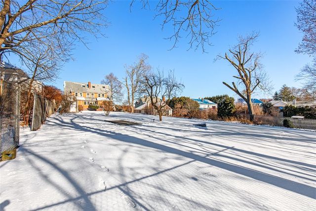 118 Ocean Avenue, Cranston, RI 02905