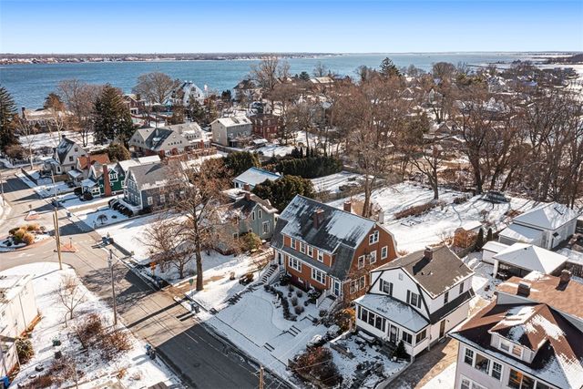 118 Ocean Avenue, Cranston, RI 02905