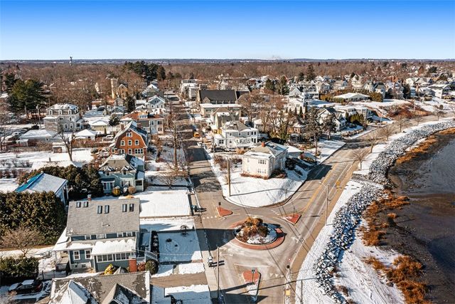 118 Ocean Avenue, Cranston, RI 02905