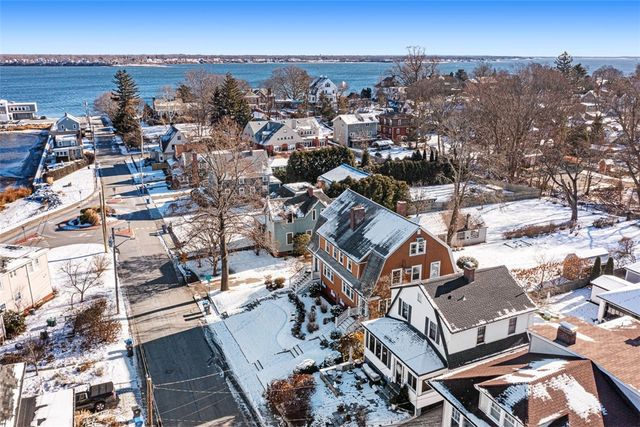 118 Ocean Avenue, Cranston, RI 02905