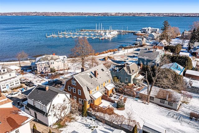 118 Ocean Avenue, Cranston, RI 02905