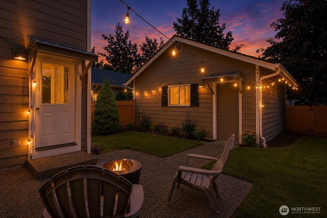 34702 SE Kinsey Street, Snoqualmie, WA 98065