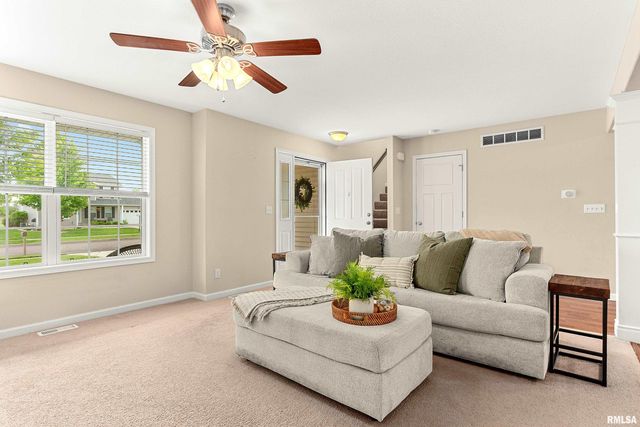 1409 AUSTIN Avenue, Washington, IL 61571