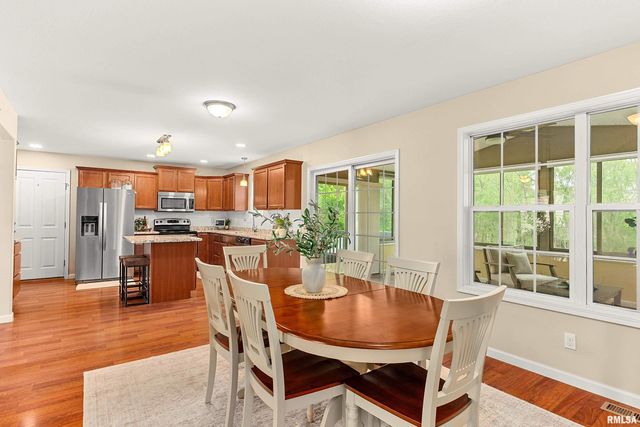 1409 AUSTIN Avenue, Washington, IL 61571
