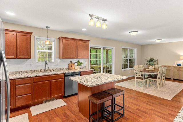 1409 AUSTIN Avenue, Washington, IL 61571