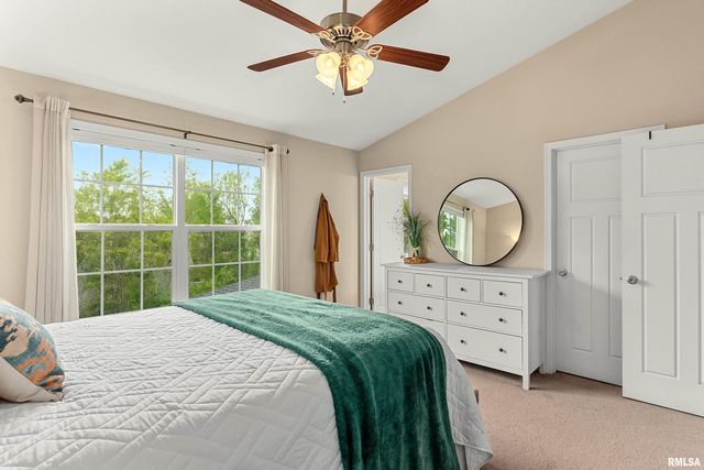 1409 AUSTIN Avenue, Washington, IL 61571