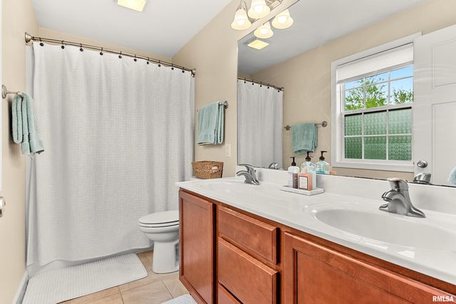 1409 AUSTIN Avenue, Washington, IL 61571
