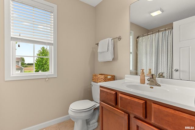 1409 AUSTIN Avenue, Washington, IL 61571