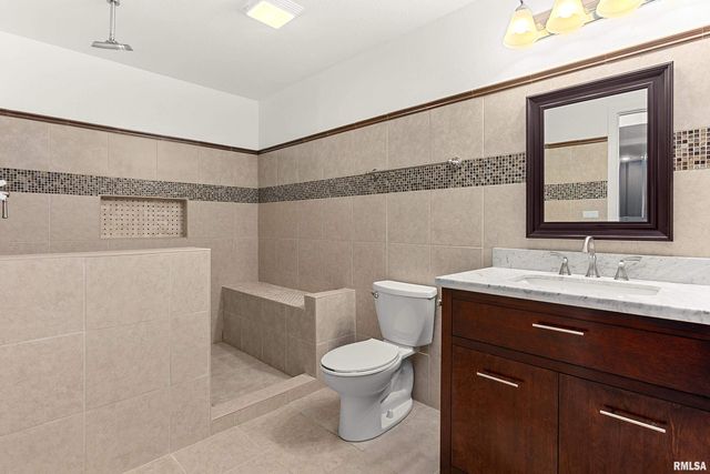 1409 AUSTIN Avenue, Washington, IL 61571