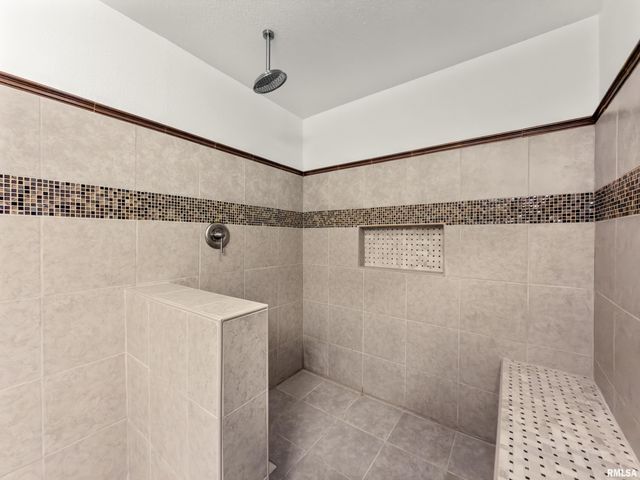 1409 AUSTIN Avenue, Washington, IL 61571