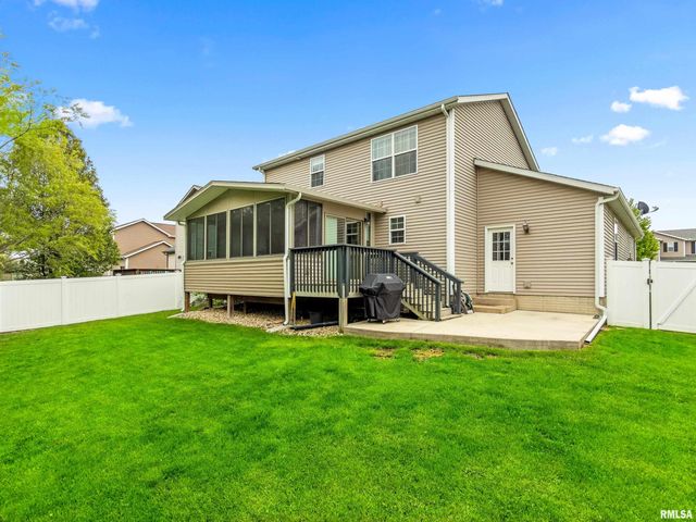 1409 AUSTIN Avenue, Washington, IL 61571