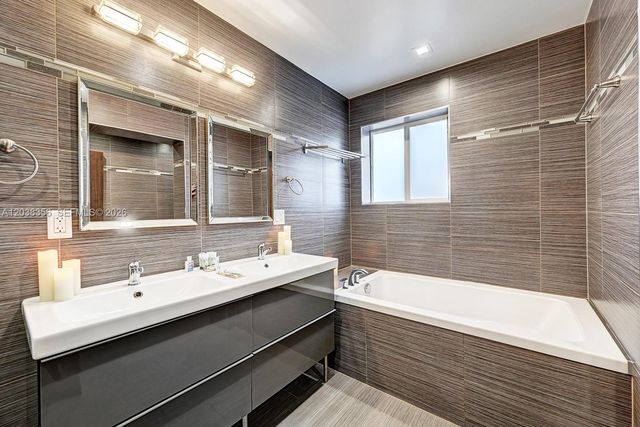 1318 Washington Street 0, Hollywood, FL 33019