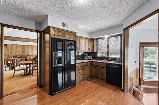 8017 W 102nd Terrace, Overland Park, KS 66212