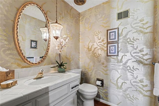 8017 W 102nd Terrace, Overland Park, KS 66212