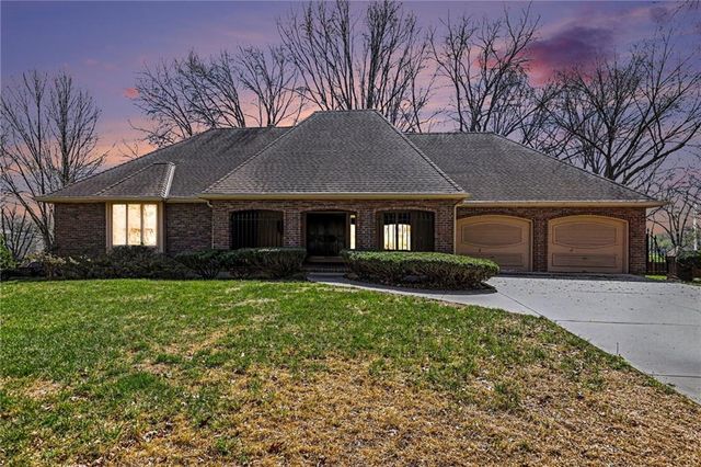 8017 W 102nd Terrace, Overland Park, KS 66212